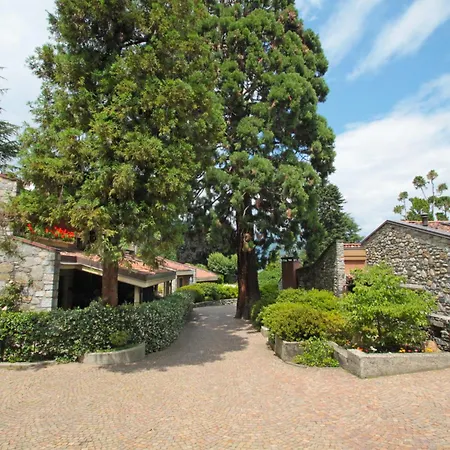 Azalea By Interhome *