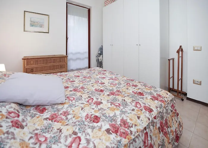 Azalea By Interhome Feriehus Porto Valtravaglia