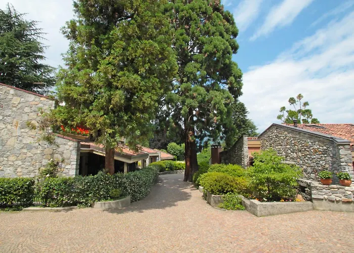 Azalea By Interhome *